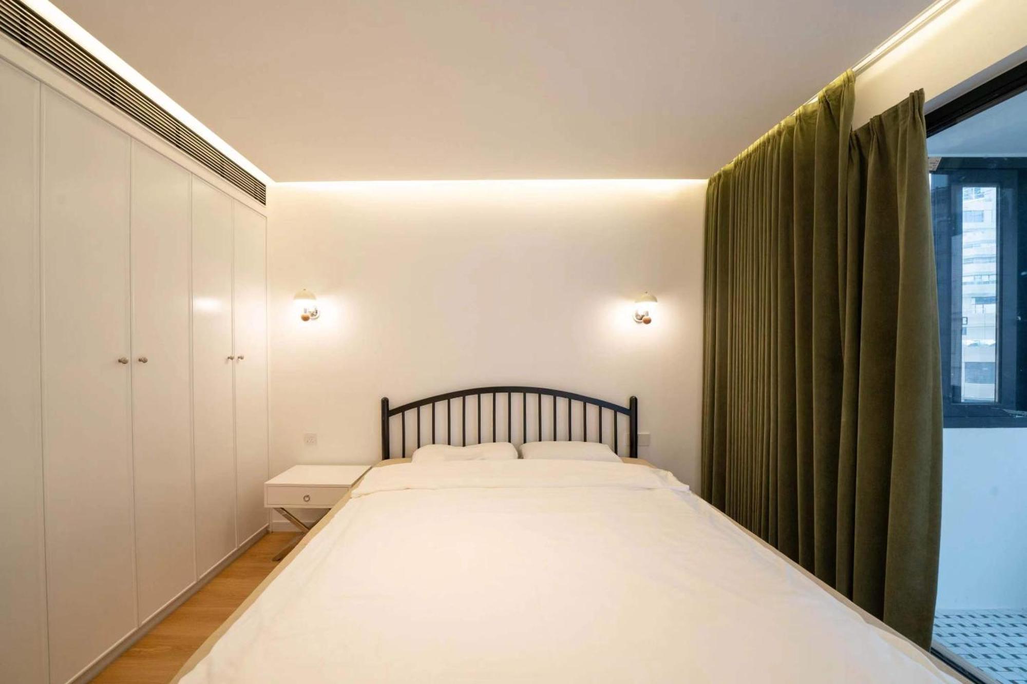 Tonight Hotel South Shanxi Road 샹하이 외부 사진